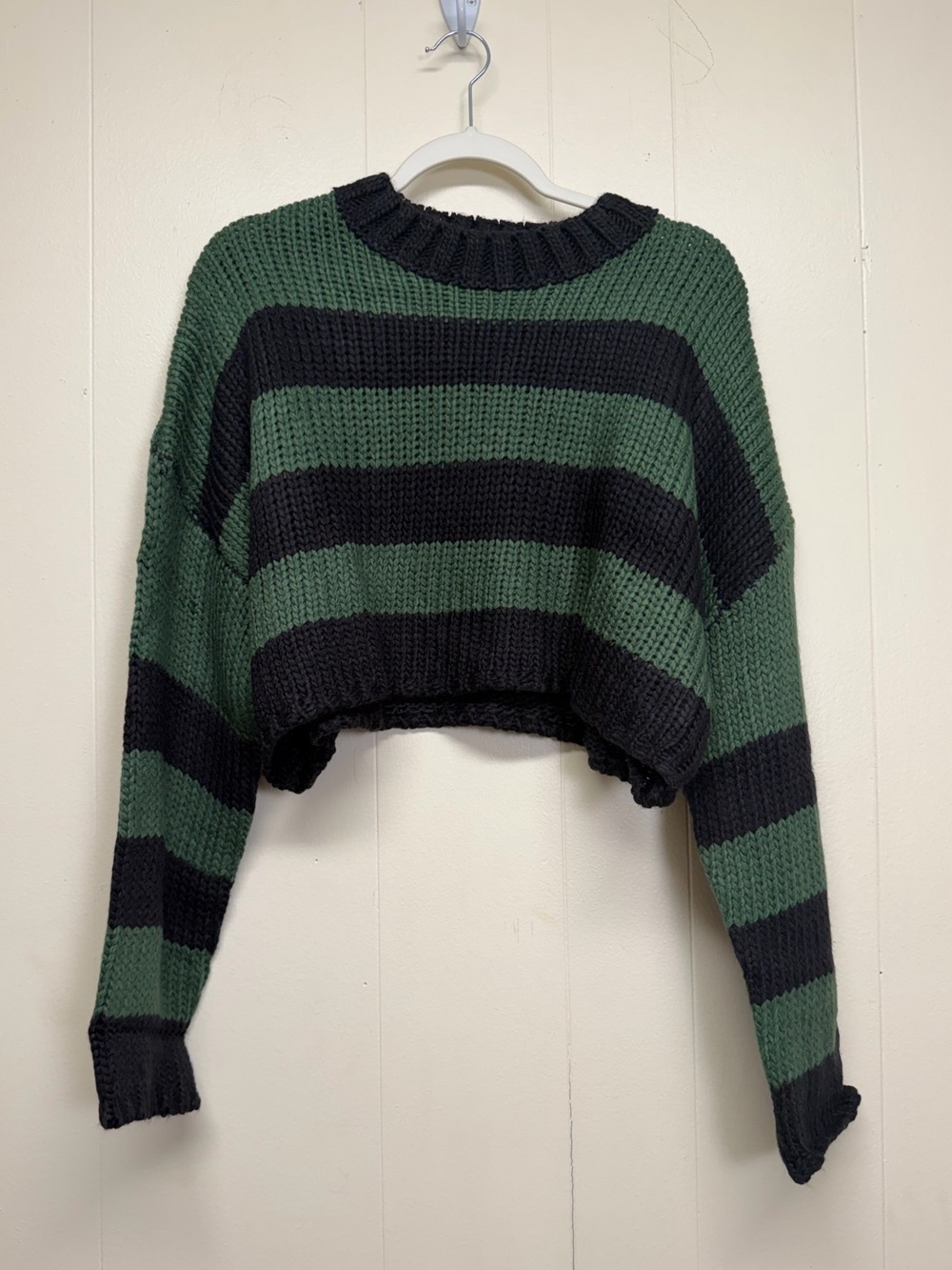 NEW CARLY JEAN LOS ANGELES Everett Cropped Sweater Green Blue Stripe Medium